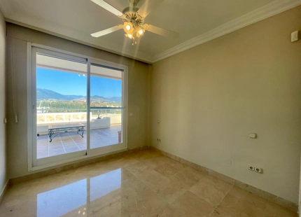 Ático sin muebles en Marina Banus