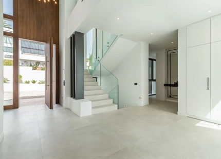 Villa for sale in El Paraiso, Estepona East