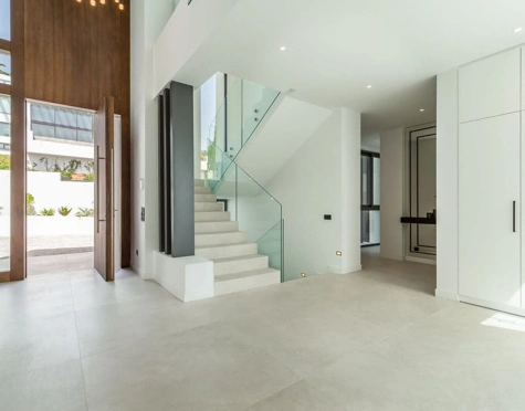 Villa for sale in El Paraiso, Estepona East
