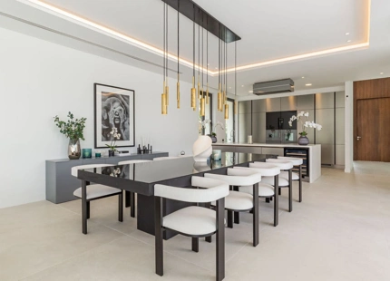 Villa for sale in El Paraiso, Estepona East