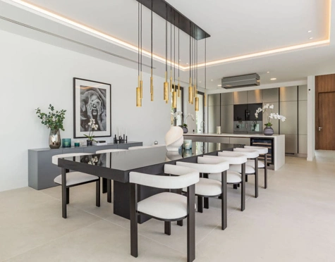 Villa for sale in El Paraiso, Estepona East