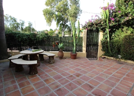 Adosado en venta en Nueva Andalucia, Marbella