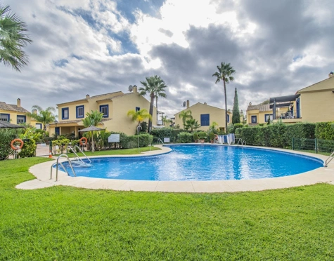 Adosado en venta en Nueva Andalucia, Marbella
