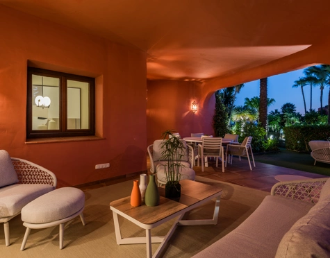 Apartment for sale in New Golden Mile, Estepona East