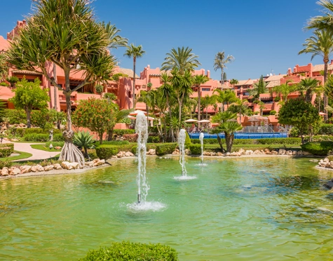 Apartment for sale in New Golden Mile, Estepona East