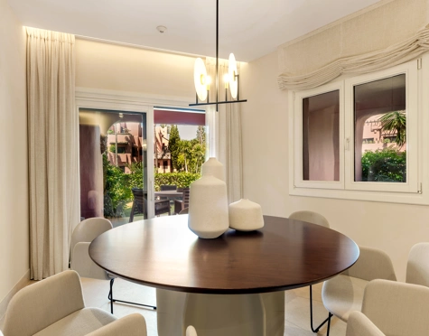 Apartment for sale in New Golden Mile, Estepona East