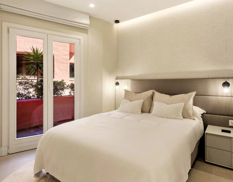 Apartment for sale in New Golden Mile, Estepona East