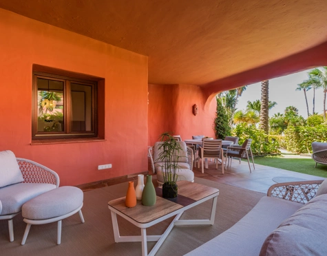 Apartment for sale in New Golden Mile, Estepona East