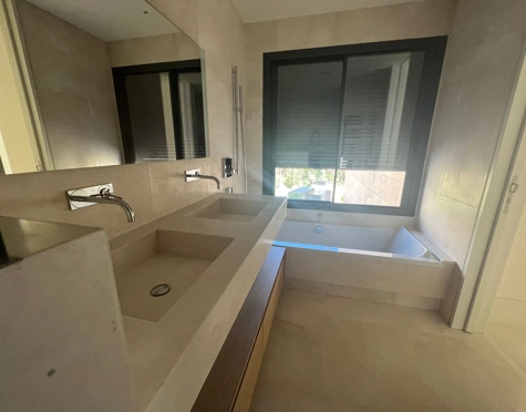 Apartamento en venta en La Quinta, Benahavis