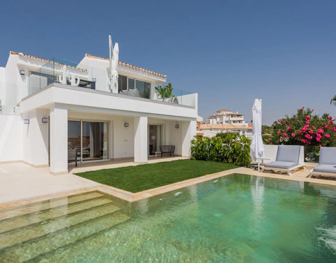 Villa en venta en Estepona