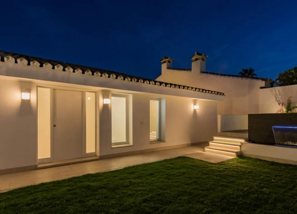 Villa en venta en Estepona