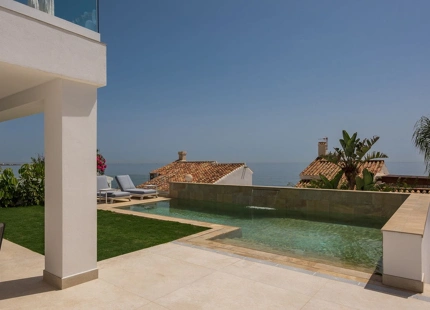 Villa en venta en Estepona