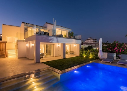 Villa en venta en Estepona