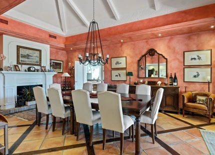 Villa for sale in Benahavis