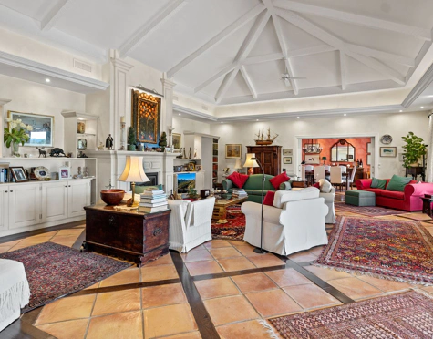 Villa for sale in Benahavis