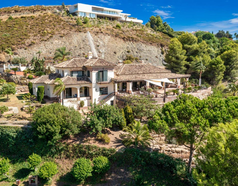 Villa for sale in Benahavis