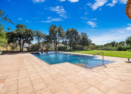Villa for sale in Benahavis