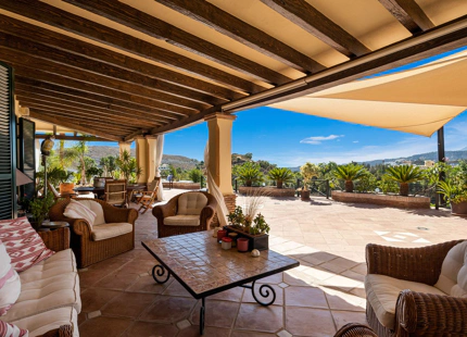 Villa for sale in Benahavis