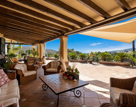 Villa for sale in Benahavis
