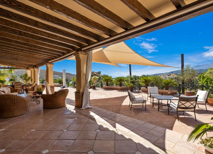 Villa for sale in Benahavis