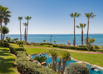 Ático en venta en Cabo Bermejo, Estepona Este