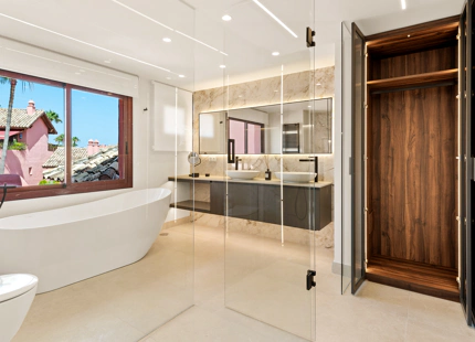 Ático en venta en Cabo Bermejo, Estepona Este