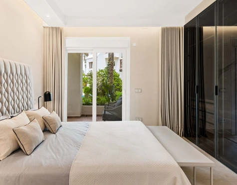Ground Floor Apartment for sale in New Golden Mile, Estepona East