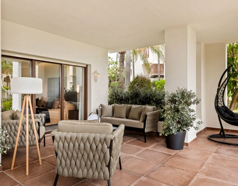 Ground Floor Apartment for sale in New Golden Mile, Estepona East