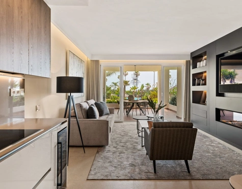 Ground Floor Apartment for sale in New Golden Mile, Estepona East