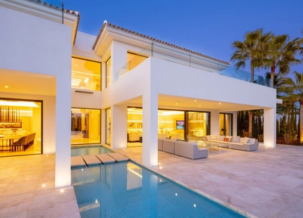 Villa for sale in Nueva Andalucia, Marbella