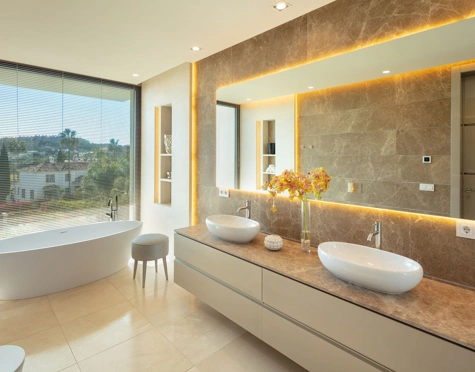 Villa en venta en Nueva Andalucia, Marbella
