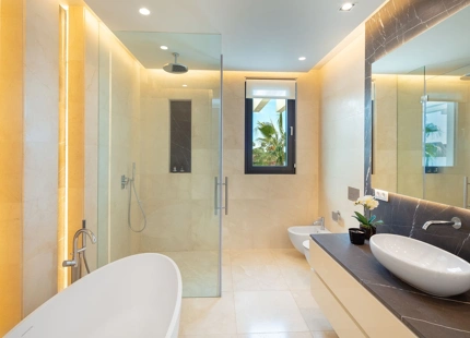 Villa for sale in Nueva Andalucia, Marbella