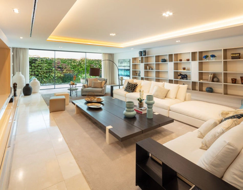 Villa en venta en Nueva Andalucia, Marbella