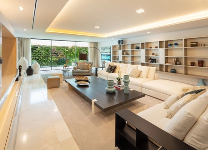 Villa for sale in Nueva Andalucia, Marbella