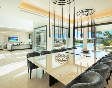 Villa en venta en Nueva Andalucia, Marbella