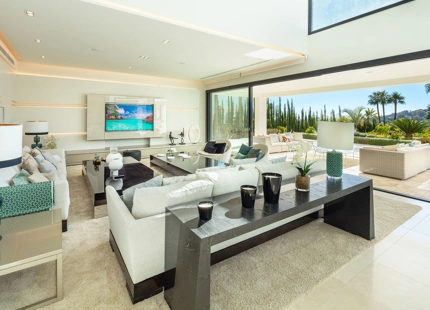 Villa for sale in Nueva Andalucia, Marbella