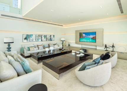 Villa for sale in Nueva Andalucia, Marbella