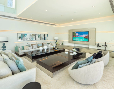 Villa en venta en Nueva Andalucia, Marbella