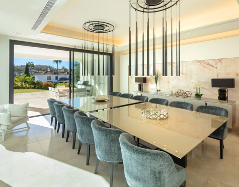 Villa en venta en Nueva Andalucia, Marbella