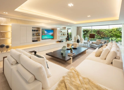 Villa for sale in Nueva Andalucia, Marbella