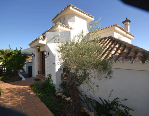 Villa for short term rent in Nueva Andalucia, Marbella