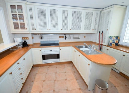 Penthouse for short term rent in Alcazaba Beach, Estepona East