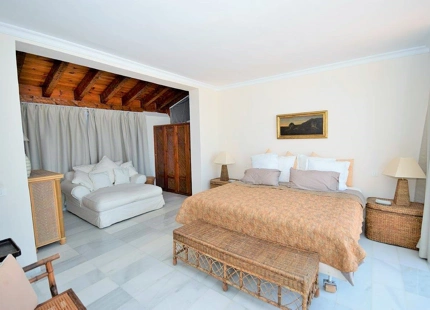Penthouse for short term rent in Alcazaba Beach, Estepona East