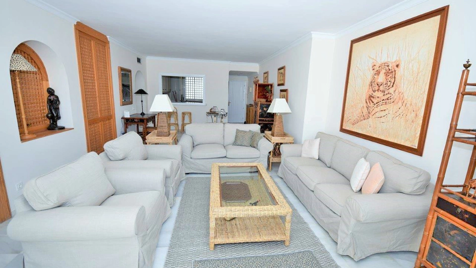 Penthouse for short term rent in Alcazaba Beach, Estepona East