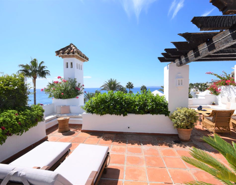Penthouse for short term rent in Alcazaba Beach, Estepona East