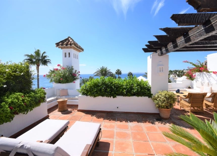 Penthouse for short term rent in Alcazaba Beach, Estepona East