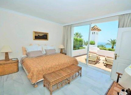 Penthouse for short term rent in Alcazaba Beach, Estepona East