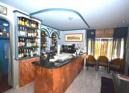 Bar for sale in Benavista, Estepona East