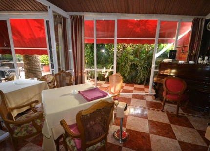 Bar for sale in Benavista, Estepona East