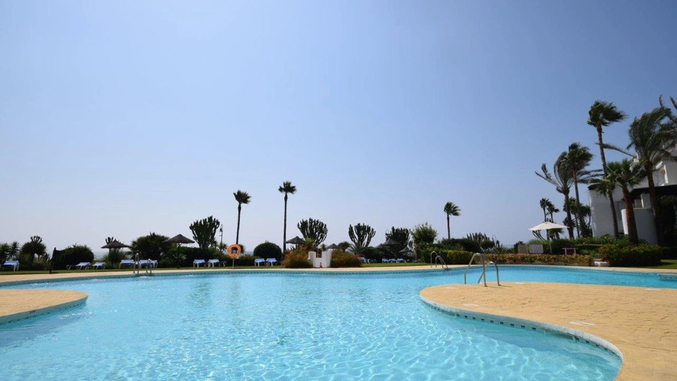 Apartamento en venta en Costalita, Estepona Este